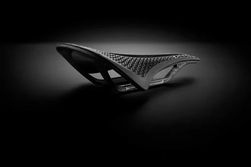 Cadex Amp 3D Saddle in Black-2