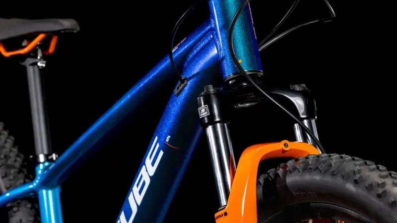 Cube Acid 260 Disc Kids Bike in Actionteam-6