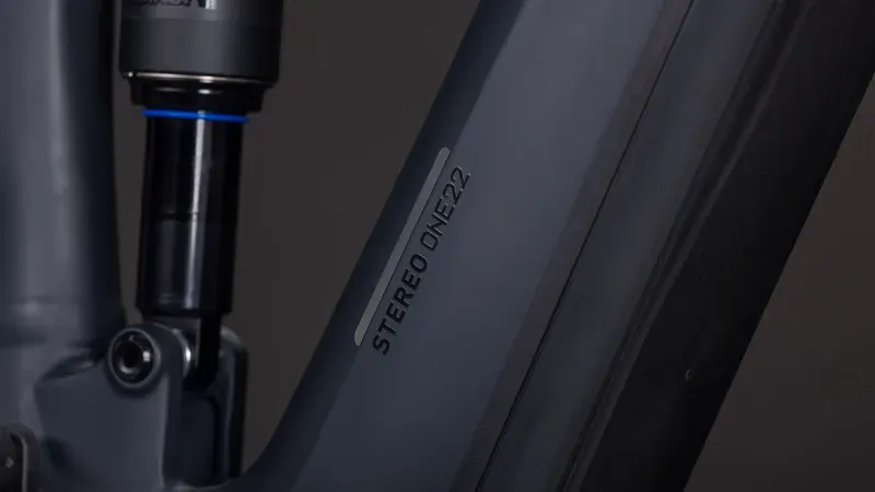 Cube Stereo Hybrid One22 Pro 600 E-MTB in Night/Chrome-5