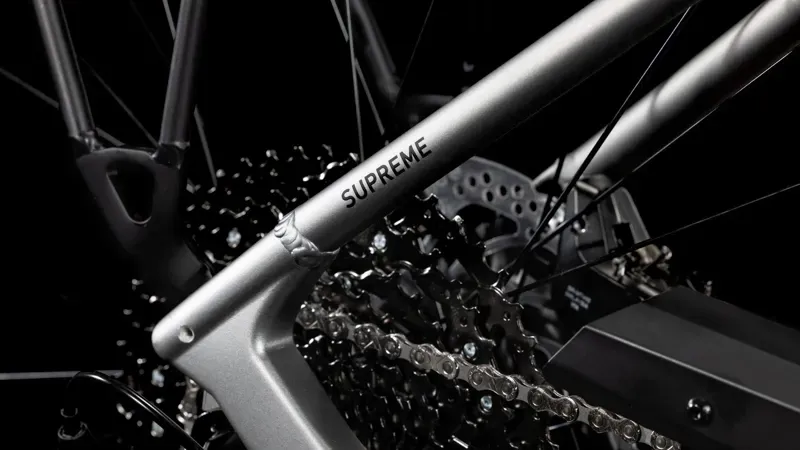 Cube Supreme Hybrid SLX 625 2025 E-Bike in Grey/Lunar-5