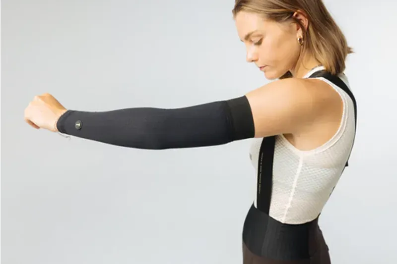 Tactic Sport Skälf Arm Warmers in Black-2