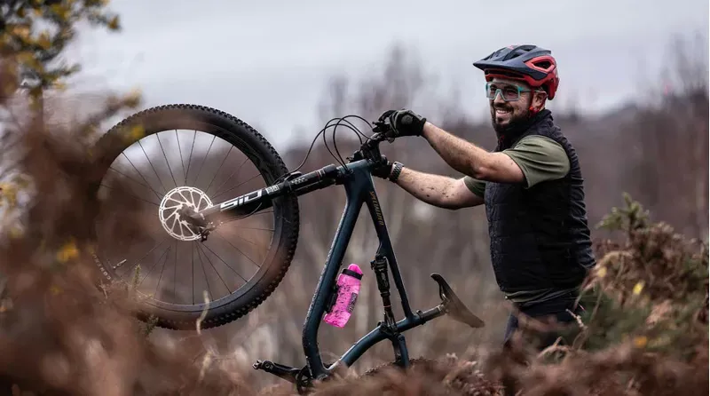 Muc-Off Fidlock Twist Bottle 450ml Pink With Base-8