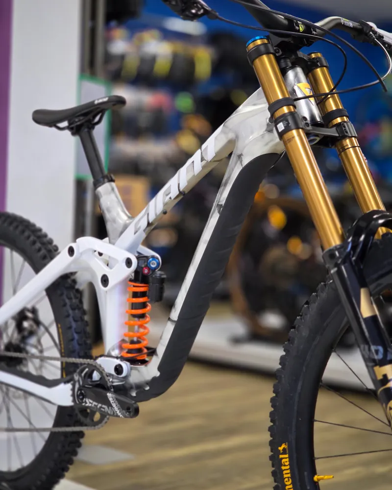 Giant Glory Custom Build Quarry M/L