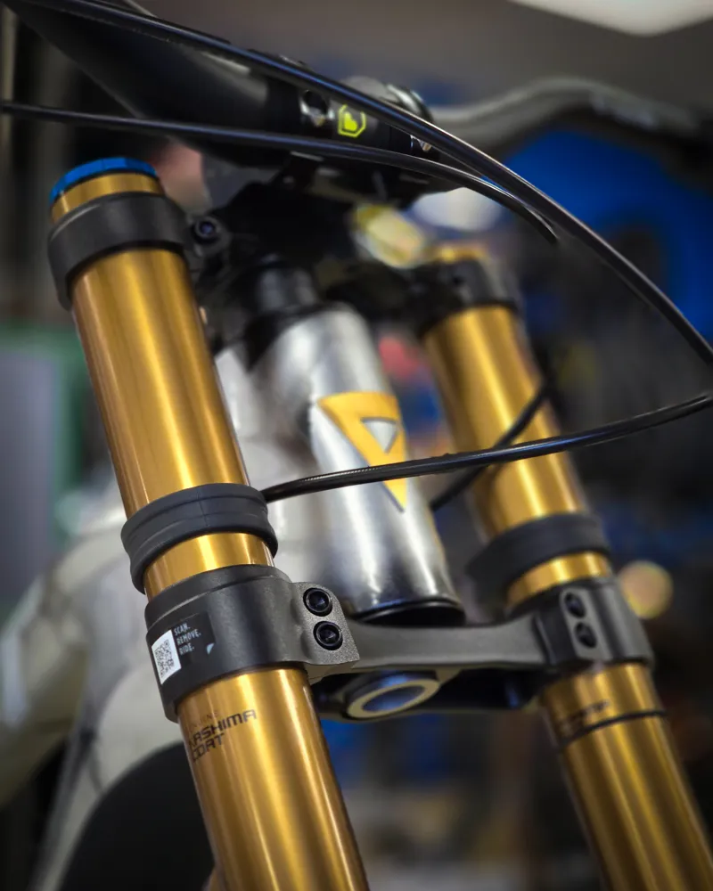 Giant Glory Custom Build Quarry M/L-1