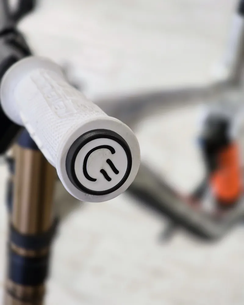 Giant Glory Custom Build Quarry M/L-4