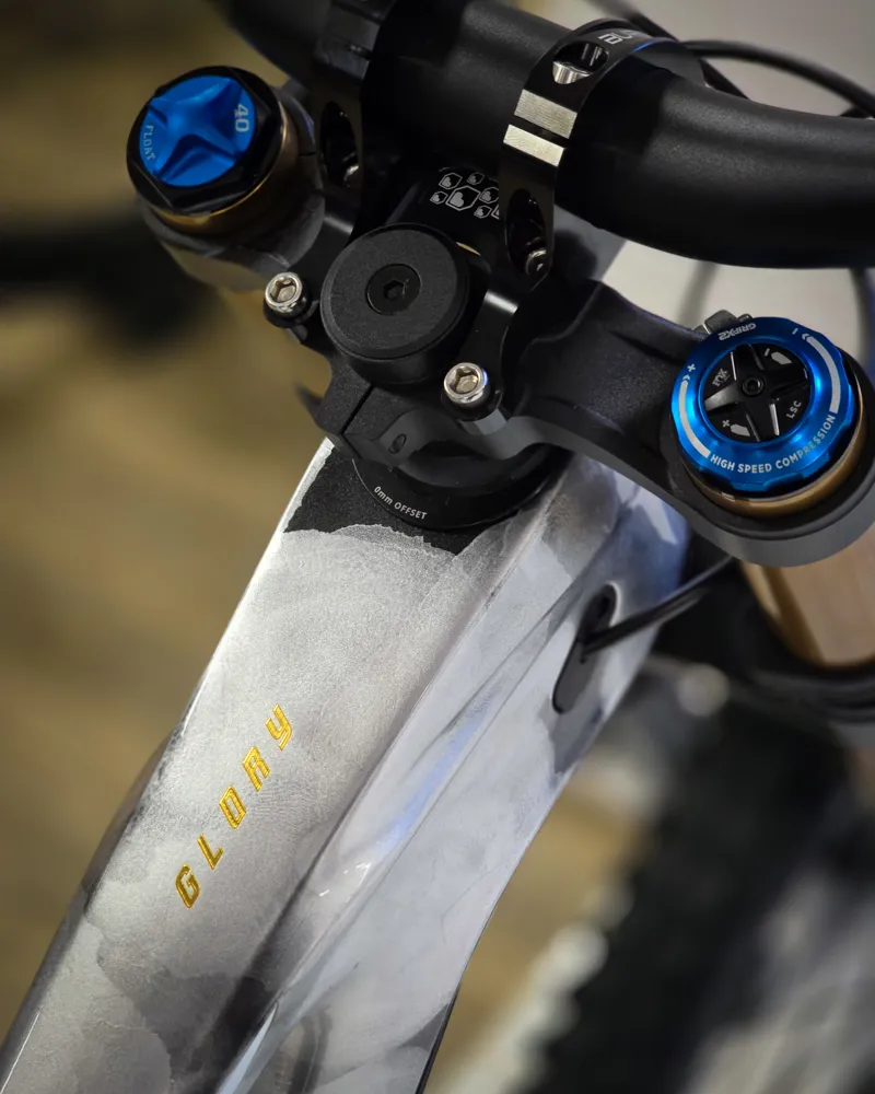 Giant Glory Custom Build Quarry M/L-3