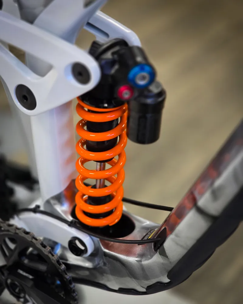 Giant Glory Custom Build Quarry M/L-2