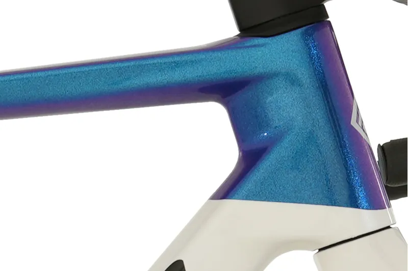 Megamo Pulse 15 2026 White Blue-1