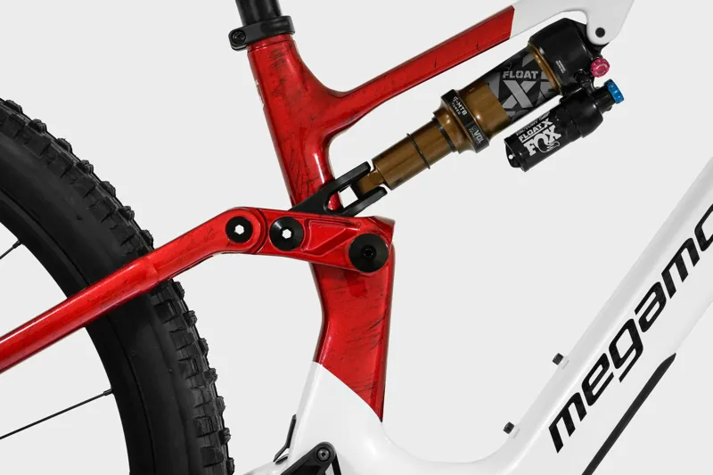 Megamo Reason Air AL 07 White / Red L-1