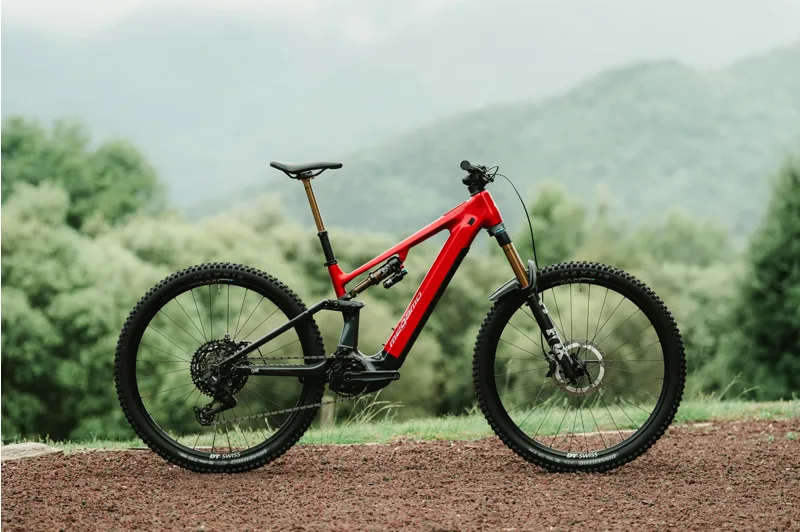Megamo Ryal 10 2027 Red-4