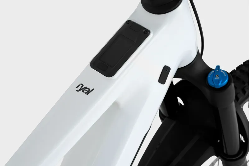 Megamo Ryal 10 2027 White-1