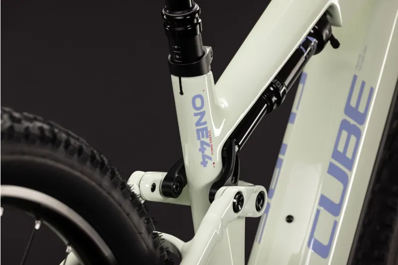 Cube Stereo Hybrid ONE44 HPC Race 800 eMTB Bike in Mellow Yellow/Lilac-8