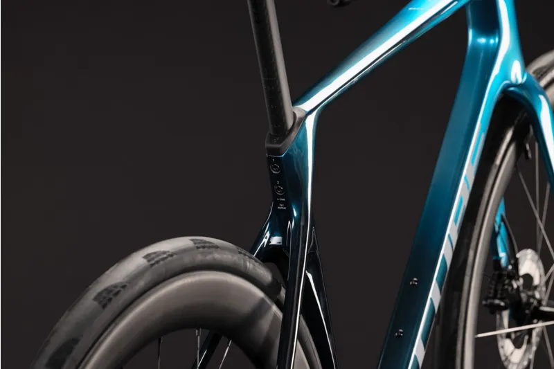 Cube Agree C:62 Race Chromeblue-5