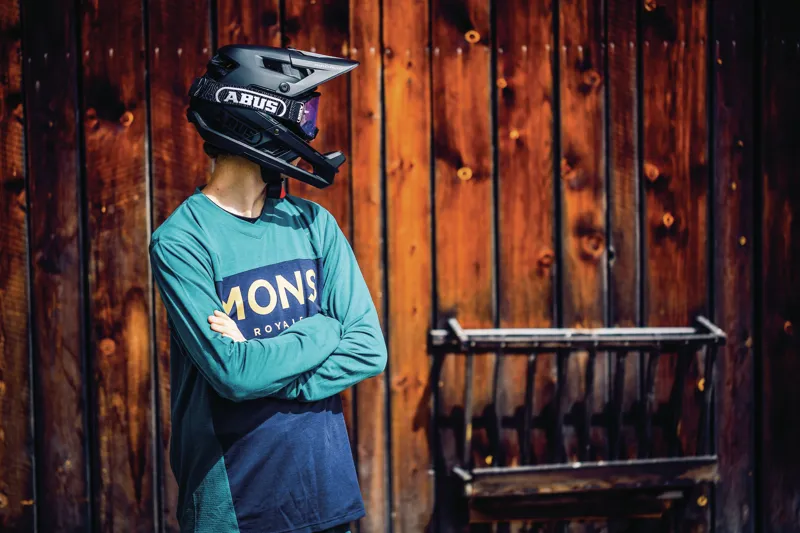 Abus AirDrop MIPS Full Face Helmet in Black-5
