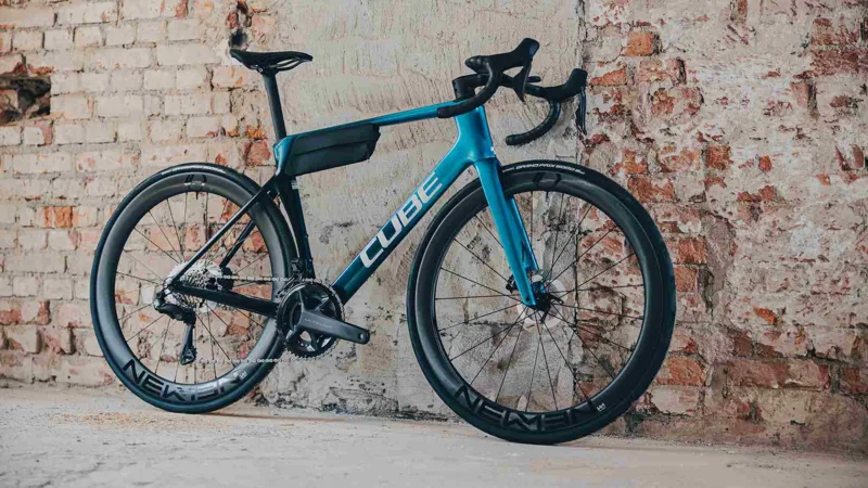 Cube Agree C:62 Race Chromeblue-1