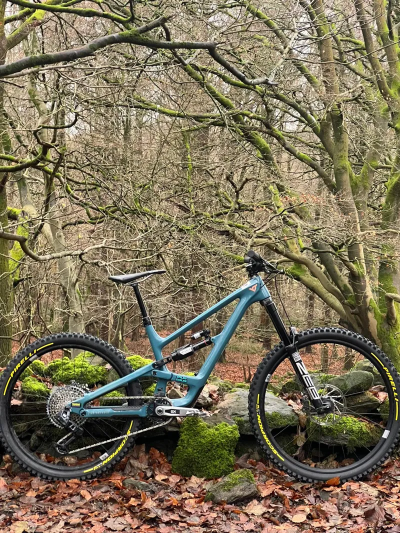 YT Capra Core 4 MX 2024 Medium Ex-Staff-2