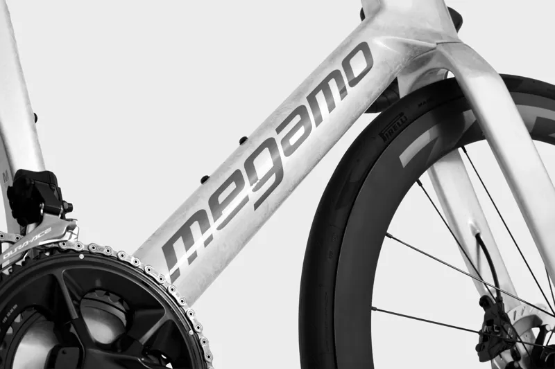 Megamo Pulse 05 CW Marble White-3