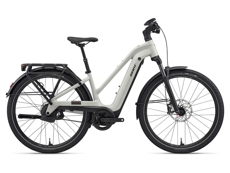Giant Explore E+ 0 Stagger 25km/h eHybrid Bike in Snow Drift