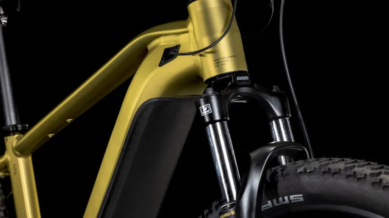 Cube Reaction Hybrid Performance 625 E-MTB in Golden Lime/Black-1