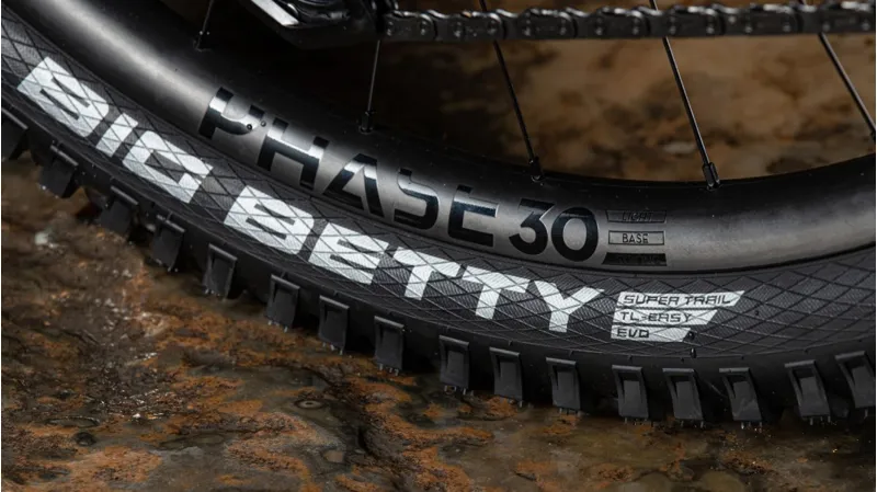 Newmen Wheel Phase 30 Light Vonoa 29 15x110 Front Wheel-2